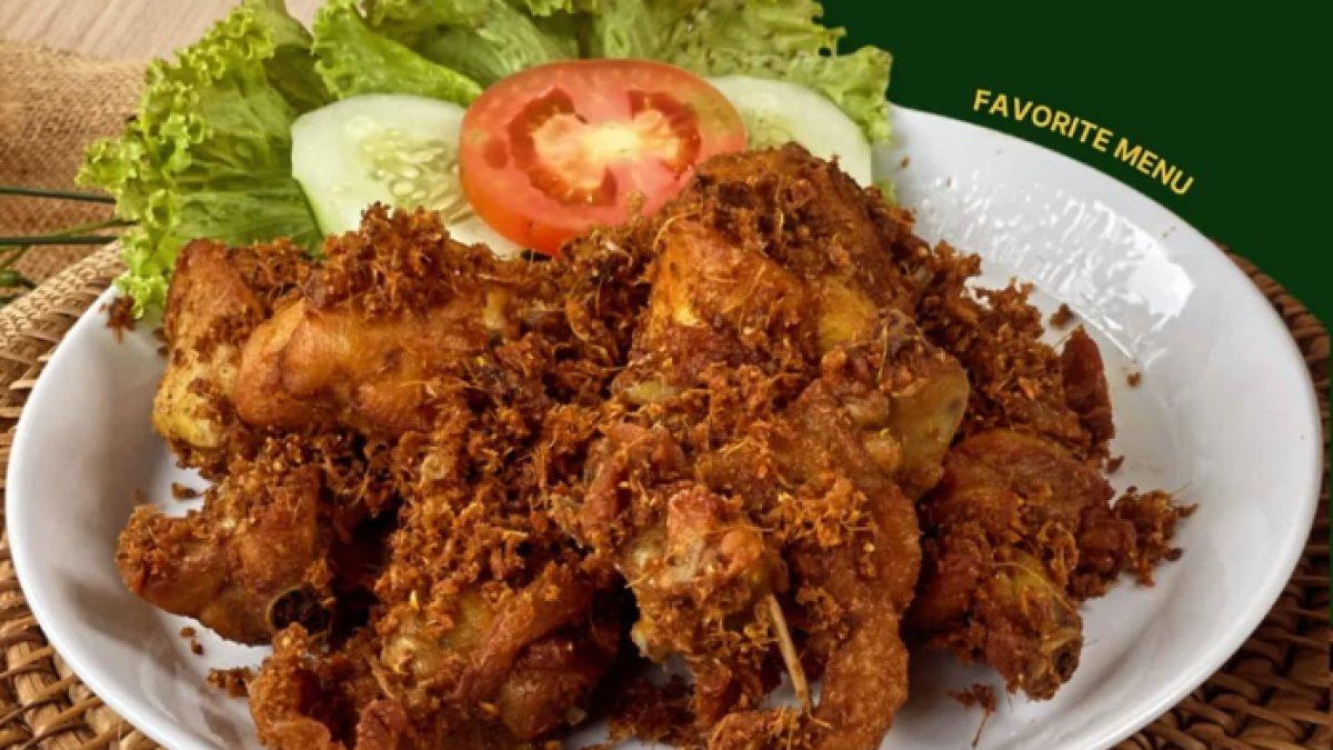 REKOMENDASI KULINER KLATEN: Hidangan ayam goreng dengan taburan rempah khas