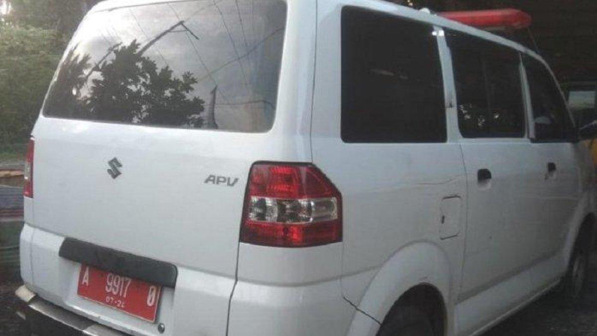 Mobil ambulans dinas yang dibawa oknum kades saat melakukan dugaan perselingkuhan dengan istri orang lain di sebuah villa di Cisolok, Jumat (7/7/2023)