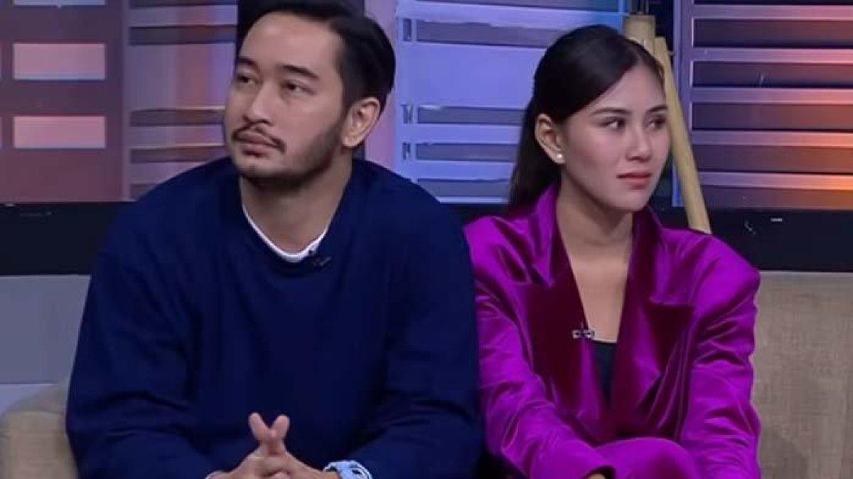 Syahnaz minta maaf usai selingkuh dengan Rendy.