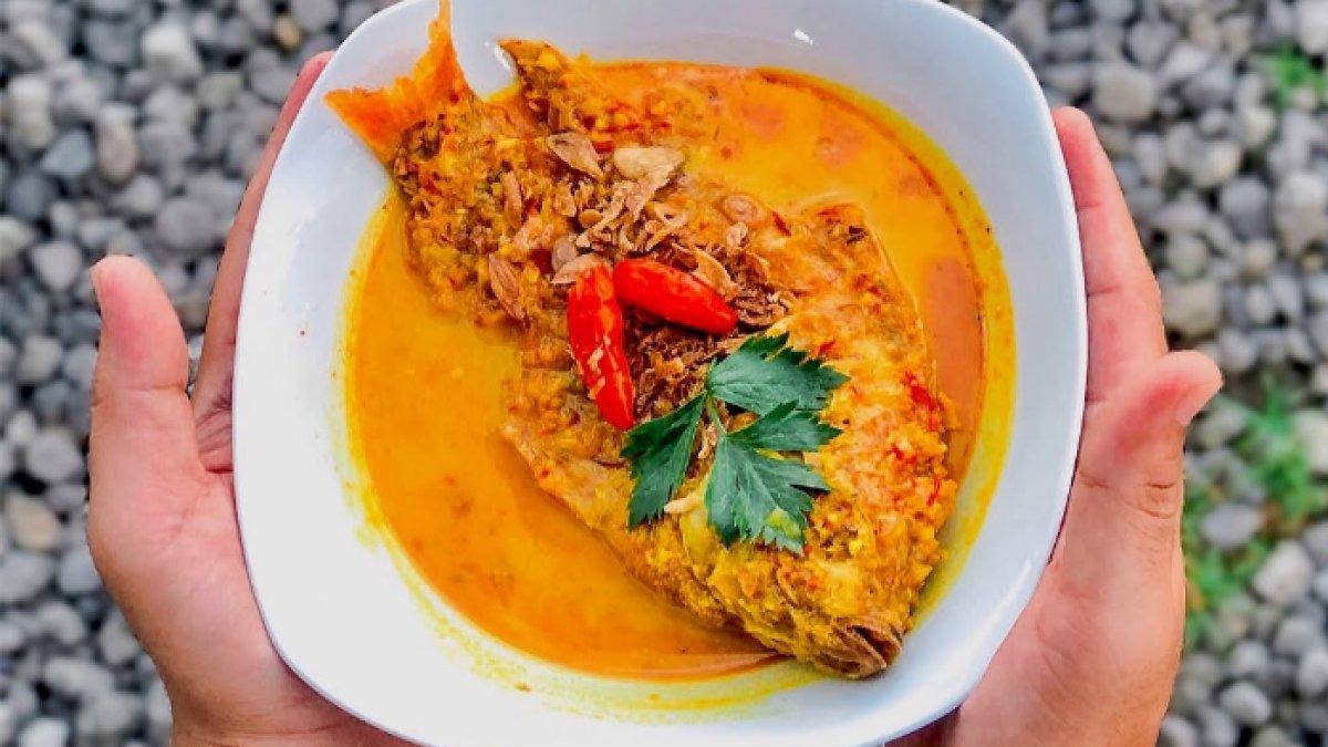 REKOMENDASI KULINER KLATEN: Seporsi gulai ikan dengan kuah kuning yang kaya rempah