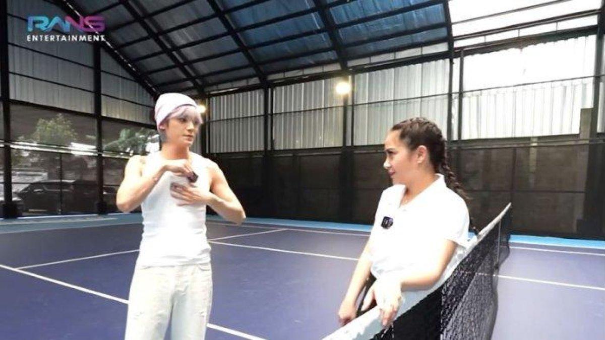 Nagita Slavina dan Taeyong NCT.