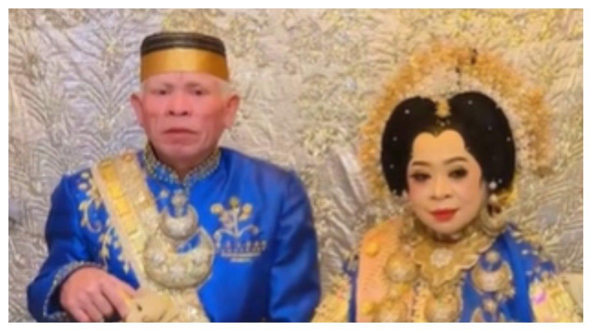 Takdir, Viral Pengantin Ini Baru Ketemu Jodohnya di Usia 50 Tahun, Bikin Haru