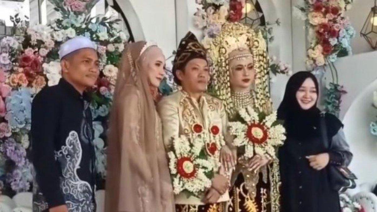 Potongan video yang disebut pernikahan laki-laki dengan dua perempuan sekaligus di daerah Hulu Sungai Tengah (HST) Kalimantan Selatan beberapa waktu lalu.