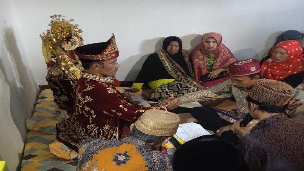 Pernikahan Vera dan Susanto. Kini Vera dilaporkan menghilang dari rumah orang tuanya di Merah Mata, Banyuasin, Sumsel setelah 10 hari menikah.