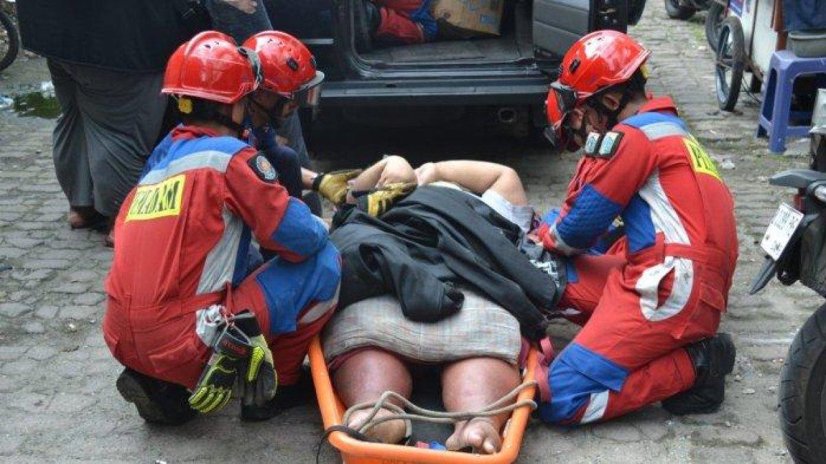 Petugas damkar evakuasi pria obesitas 200 kilogram, Sumarlan