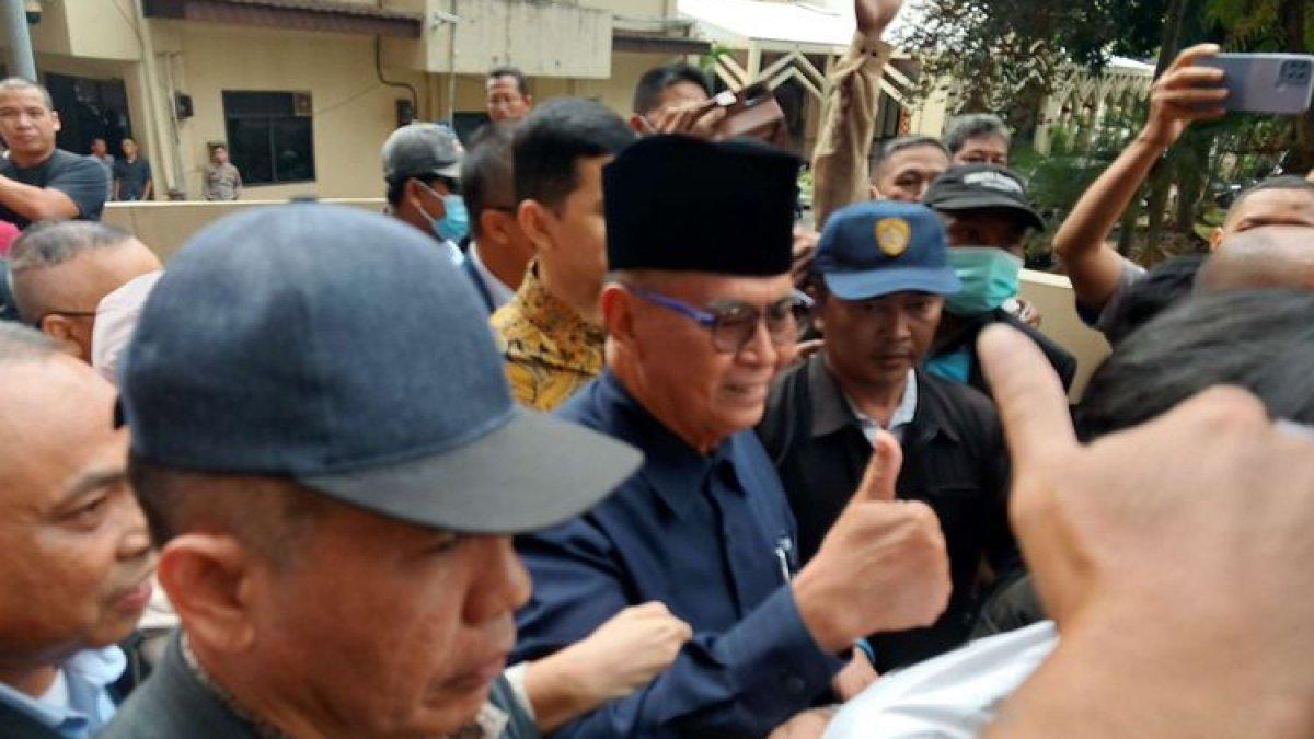 Pimpinan Pondok Pesantren Al Zaytun Panji Gumilang saat memenuhi panggilan Bareskrim Polri terkait kasus dugaan penistaan agama, di Kantor Bareskrim Polri, Jakarta Selatan, Senin (3/7/2023).