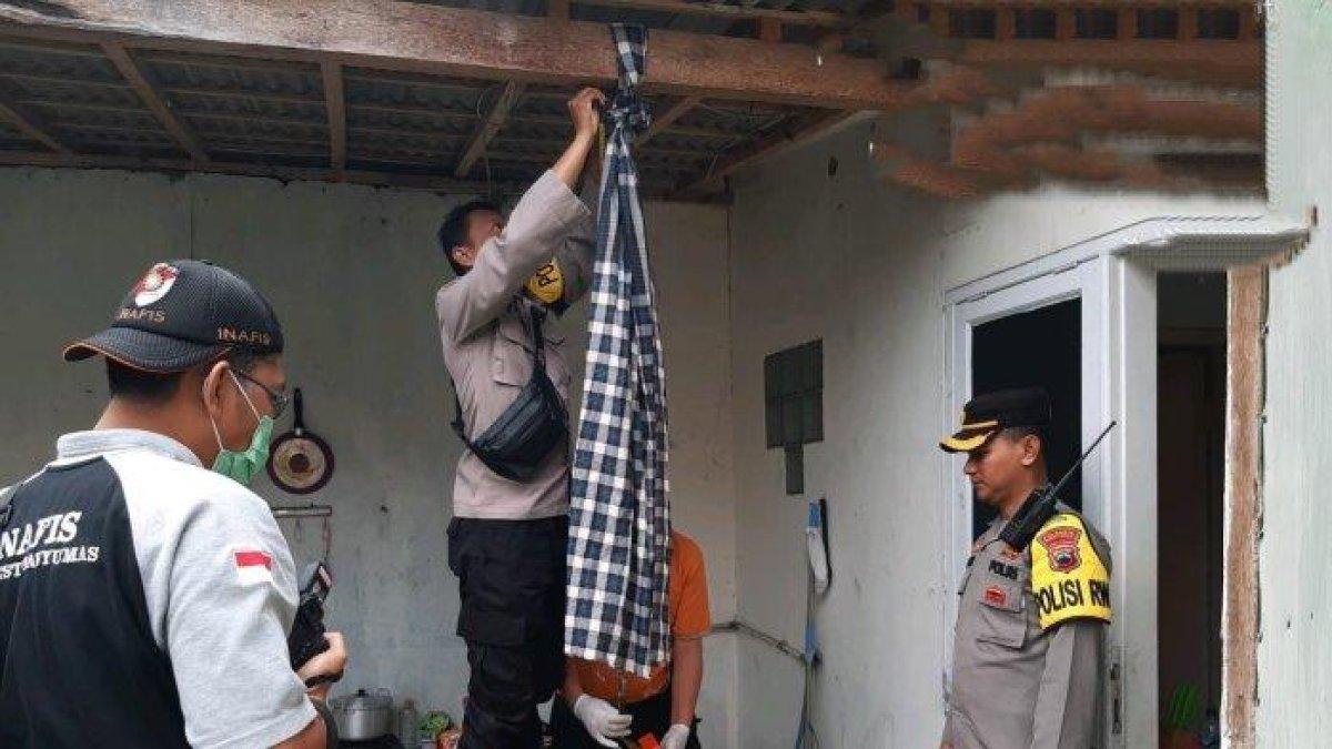 Polisi oleh TKP  lelaki dengan inisial RS (32) warga Karangklesem, Purwokerto