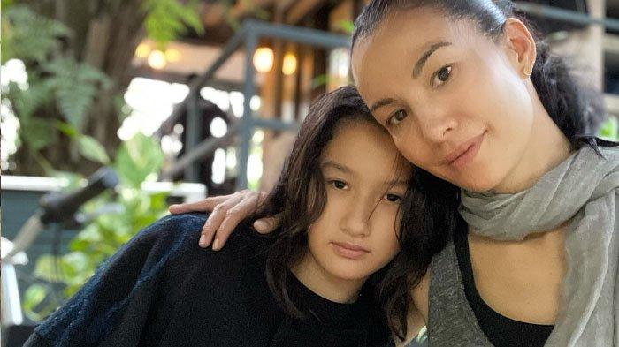 Potret Alex, anak Nadya Hutagalung yang memilih non biner atau gender netral