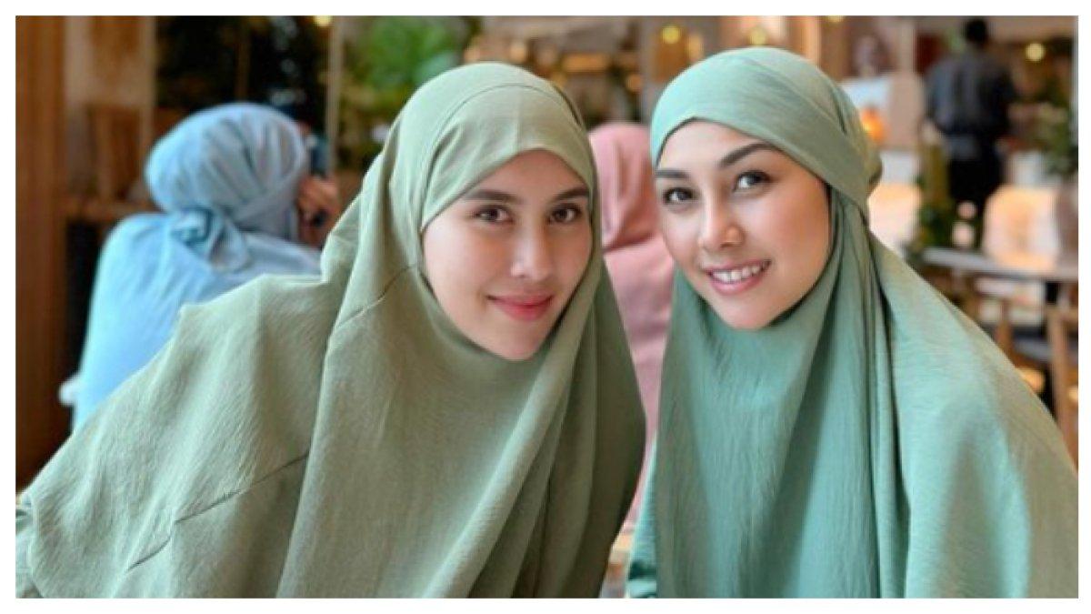 Potret Wanita Keluarga Raffi Ahmad saat Ibadah Haji