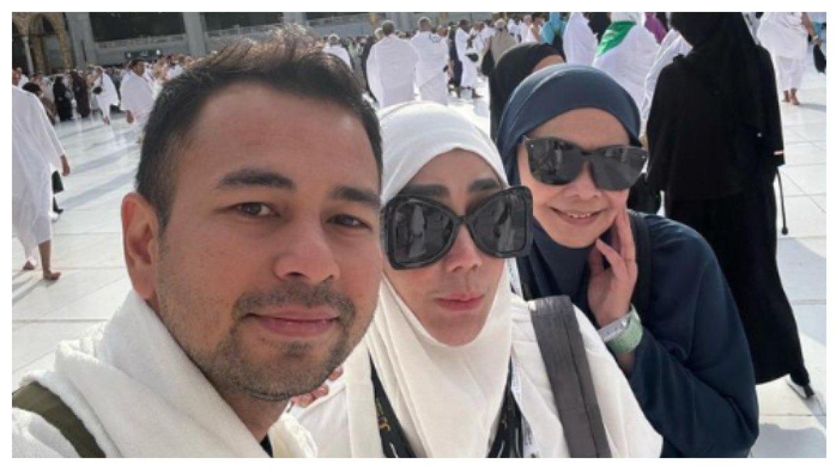 Potret Wanita Keluarga Raffi Ahmad saat Ibadah Haji