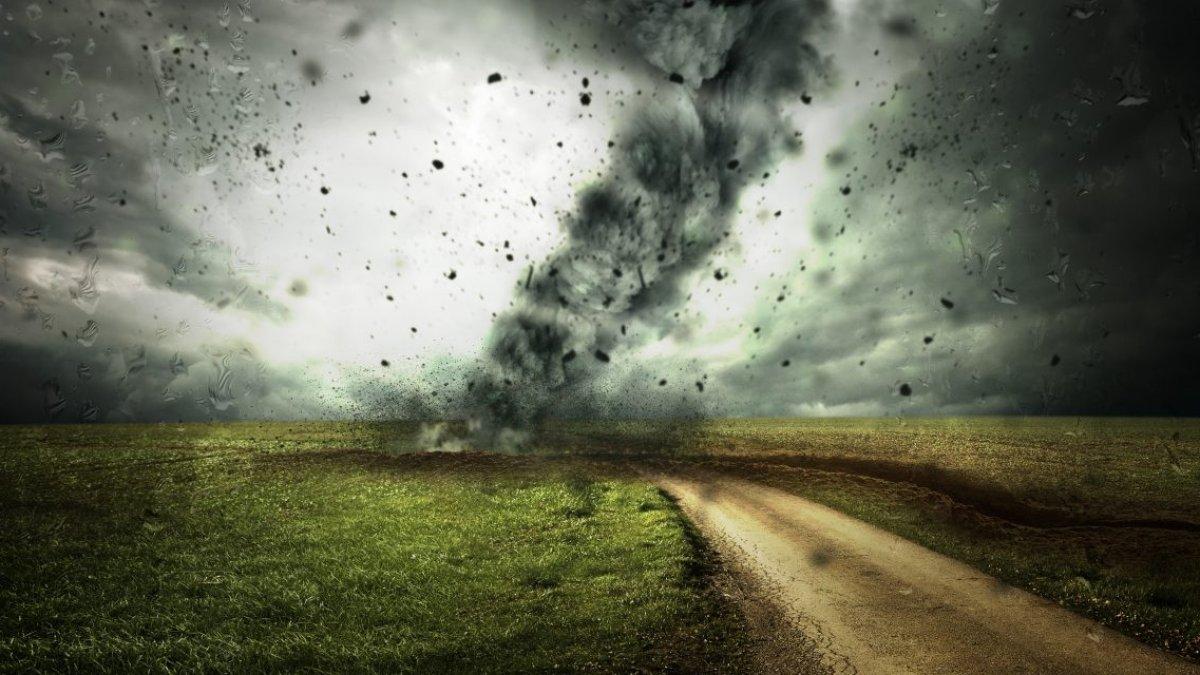 Spill! Warning atau peringatan dini BMKG, ramalan cuaca Selasa 19 Maret 2024: Hujan, petir, badai di Jatim, Aceh, Kaltim, NTB, Sulteng, Banten, Riau.