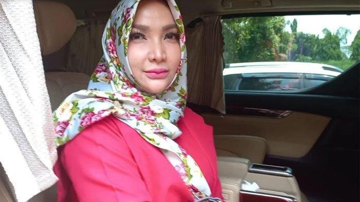 Roro Fitria sempat diseruduk kambing