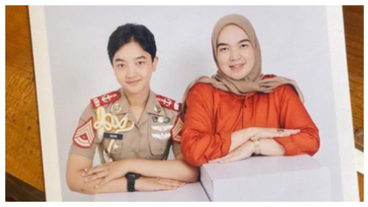 Potret Salma Paskibraka Pembawa Baki