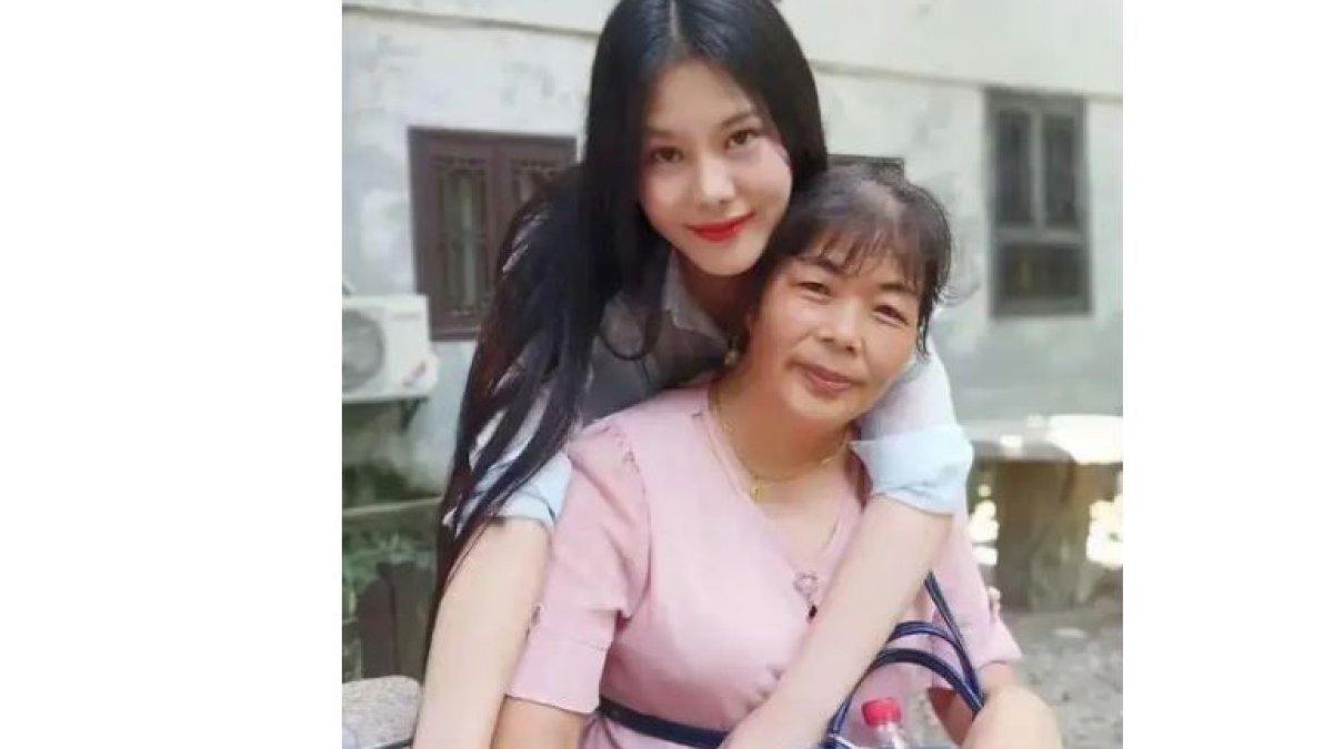 Kisah seorang wanita di China bayar utang mendiang pacar hingga rawat orangtuanya.
