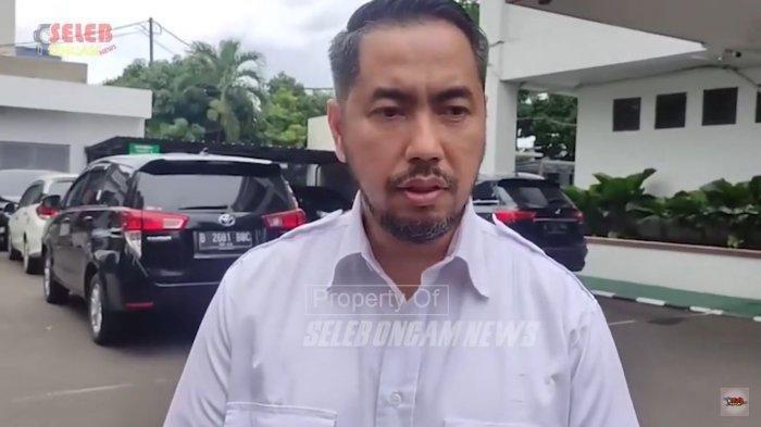 ARTIS DUKUNG NIKMIR,- Sunan Kalijaga beri dukungan untuk Nikita Mirzani.