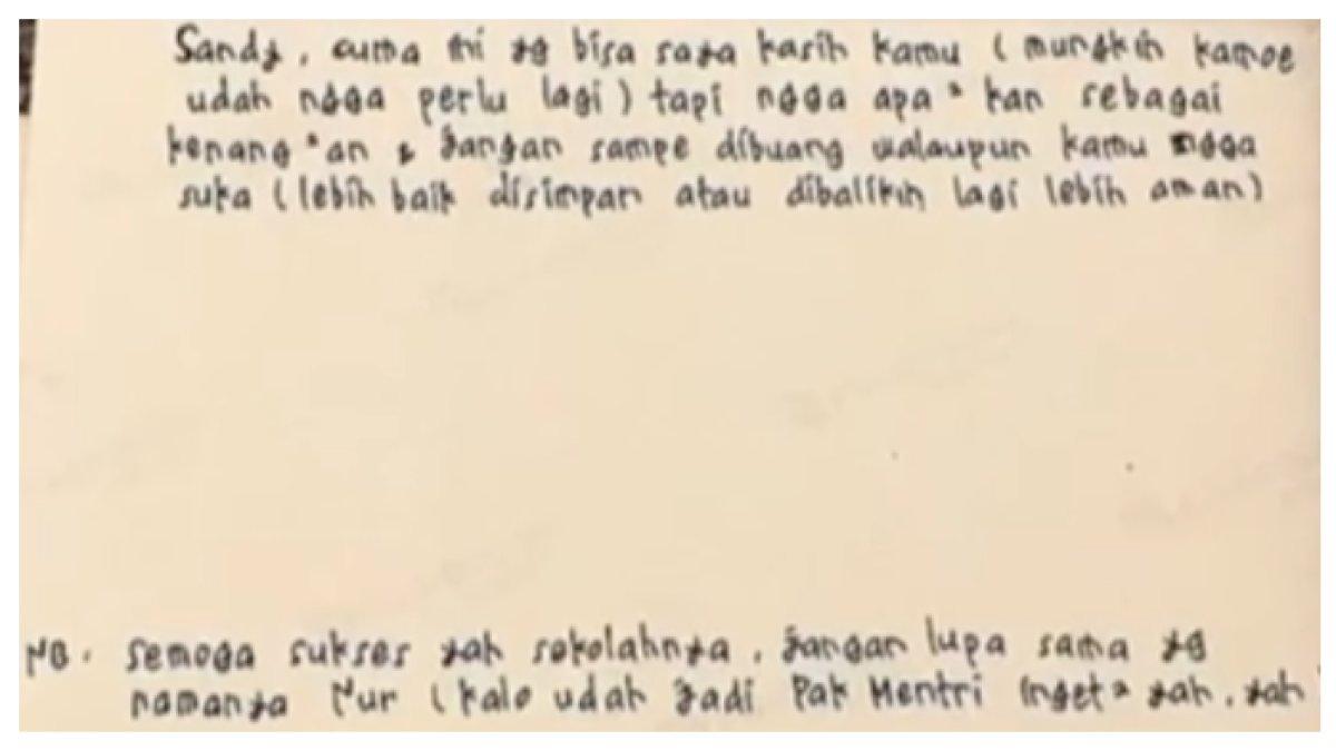 Sandiaga Uno, Menparekraf yang terbilang masih sangat muda dan gaul ini, tak mau ketinggalan dengan tren 'aku bisa Yura'
