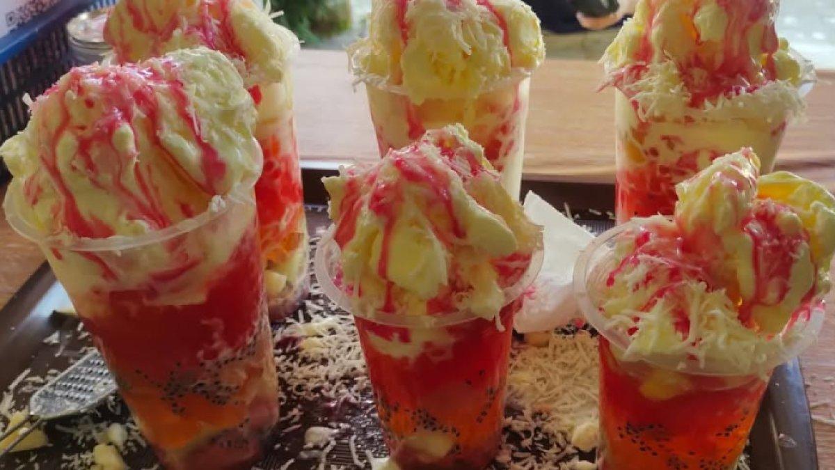 REKOMENDASI KULINER KLATEN: Es Teler Viral dari Bloomery by Dye, minuman segar yang menjadi favorit di Kampung Ramadan Masjid Mlinjon, Klaten