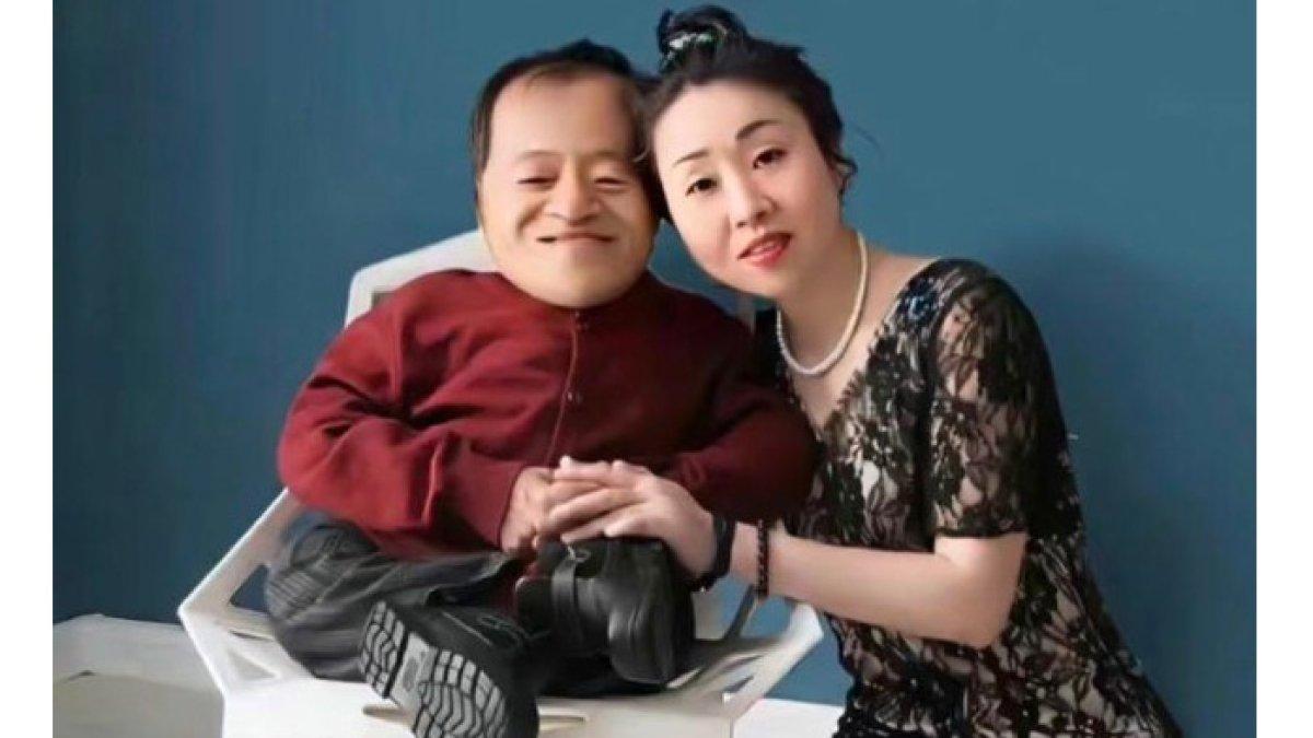 Tan Xuan Huy, pria kerdil dan sang istri, Hua Anh Xuan