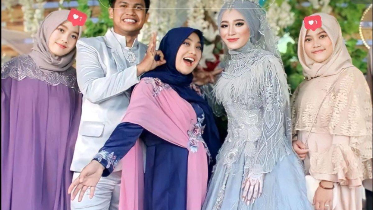 Tiga wanita sekawan naksir cowok yang sama, endingnya plot twist.