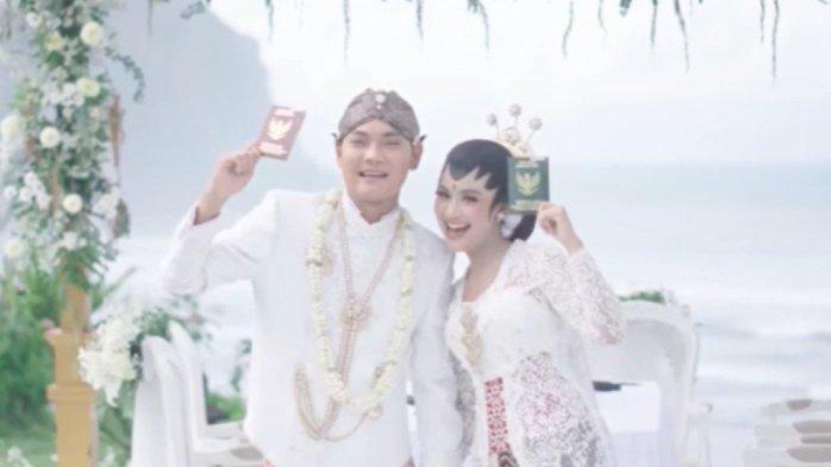 Tri Suaka dan Nabila Maharani sah jadi suami istri.