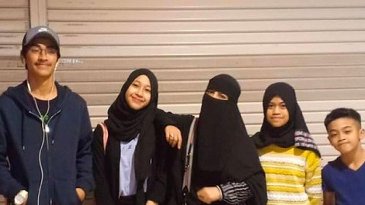 Umi Pipik bersama anak-anaknya