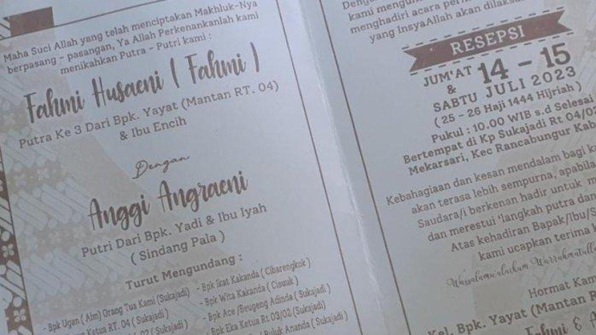 Undangan pernikahan resepsi kedua pengantin wanita yang hilang di kediaman mempelai pria, Rabu (5/7/2023).