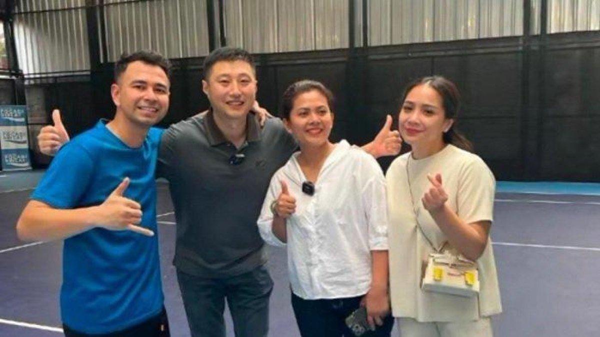 Uni Shanty dan suami bersama Raffi Ahmad dan Nagita Slavina.