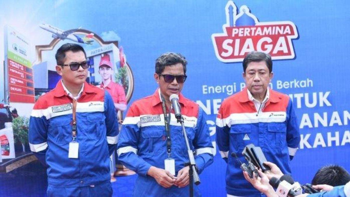 Wakil Komisaris Utama Pertamina, Pahala Mansury, saat meninjau Integrated Terminal BBM Balongan