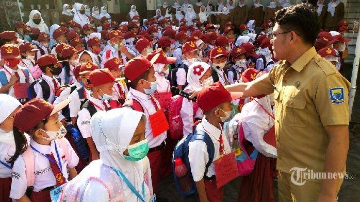 Kumpulan Rekomendasi Teka Teki Makanan dan Minuman Yang Harus Dibawa Saat Masa Pengenalan Lingkungan Sekolah 2023, Lengkap Dengan Jawaban!