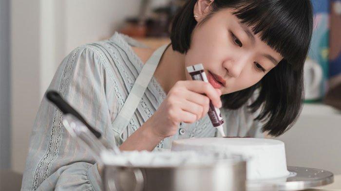 Yumi menyiapkan kejutan ulang tahun di episode 12