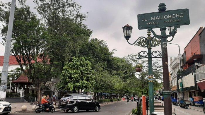 LARANGAN STUDY TOUR - Jalan Malioboro Yogyakarta. Kebijakan pelarangan study tour yang dikeluarkan Dedi Mulyadi untuk Provinsi Jawa Barat ternyata juga berdampak hingga ke DI Yogyakarta.