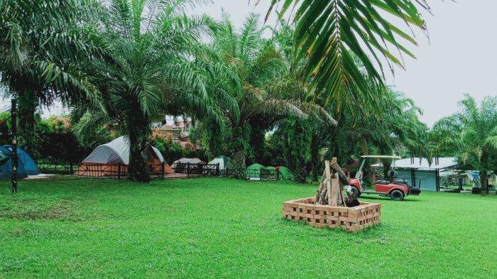 Destinasi wisata Kampoeng Radja yang dipadati pengunjung di akhir pekan.