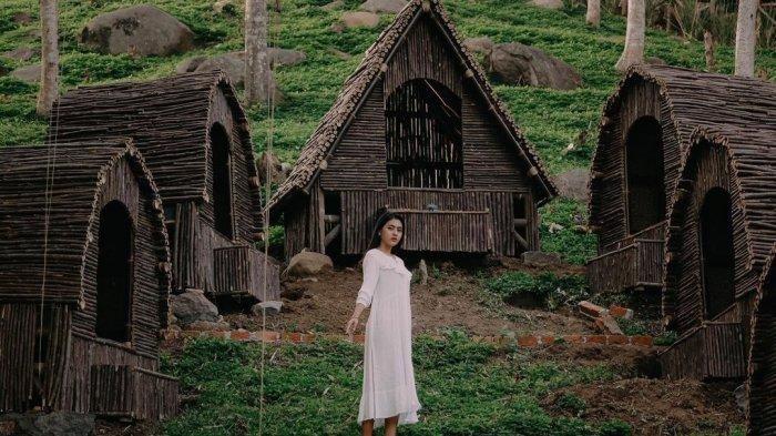 Satu di antara spot foto rumah ranting di Lengkung Langit 2.