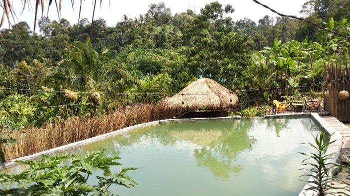 Suasana di Taman Wisata Way Jernih pada Kamis, 24 Desember 2021.