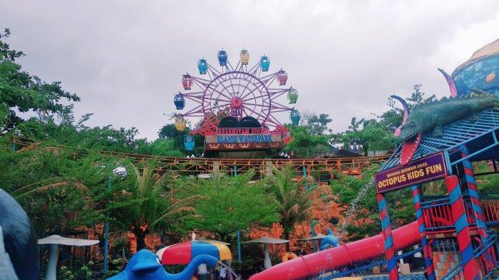 Tampilan wahana Bianglala di Slanik Waterpark, Karanganyar, Lampung Selatan.