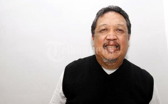 Artis Senior Didi Petet ditemui saat syukuran film Musik Untuk Cinta, di Studio The Radiant, Tanggerang, Banten, Selasa (1/11/2011). (TRIBUNNEWS/DANY PERMANA)