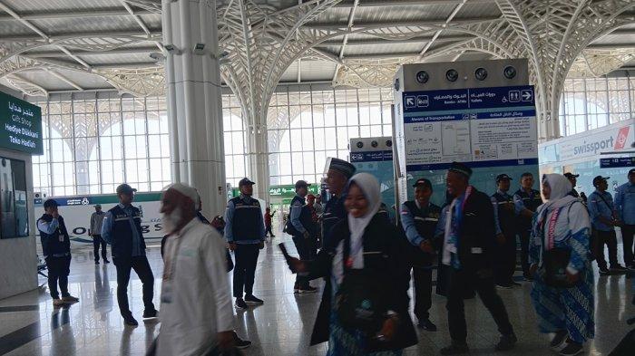 41 jemaah haji khusus gelombang pertama tiba di Bandara AMAA