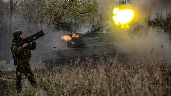 AMUNISI KOREA UTARA - Artileri Rusia di wilayah Kherson, Ukraina dilaporkan menggunakan amunisi yang dipasok Korea Utara. Dalam laporan terbaru, Rusia disebutkan bahkan 100 persen mengandalkan amunisi Korea Utara untuk berperang melawan Ukraina.