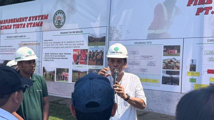 ANTISIPASI KARHUTLA - Menteri Lingkungan Hidup Hanif Faisol Nurofik berkunjung ke anak usaha Astra Agro, PT Kimia Tirta Utama (KTU) di Riau untuk berkoordinasi serta mengantisipasi ancaman kebakaran hutan dan lahan (karhutla), Sabtu (11/5/2025).