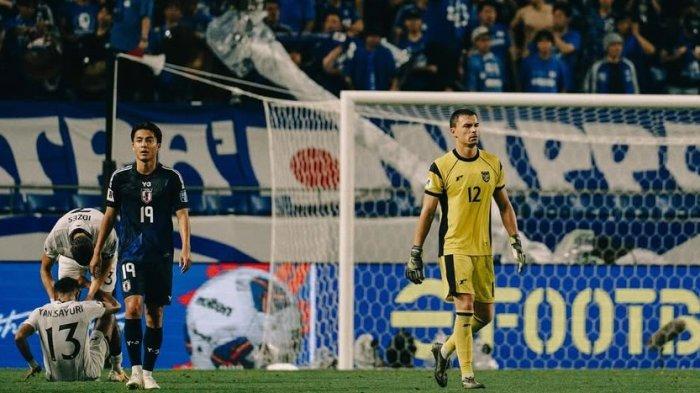 AKSI EMIL AUDERO - Aksi Emil Audero saat Timnas Indonesia melawan Jepang pada matchday pamungkas Grup C Kualifikasi Piala Dunia 2026 zona Asia ronde ketiga, Selasa (10/6/2025) malam WIB.