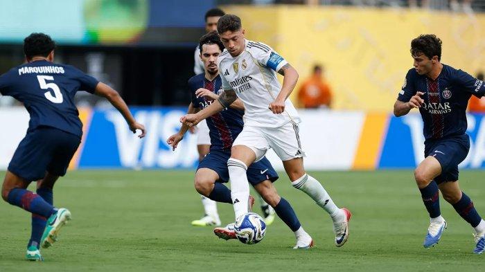 PSG VS MADRID - Aksi gelandang Real Madrid, Federico Valverde (tengah) saat melawan Paris Saint-Germain (PSG) pada babak semifinal Piala Dunia Antarklub 2025, Kamis (10/7/2025) dini hari WIB. Real Madrid takluk dengan skor 0-4.