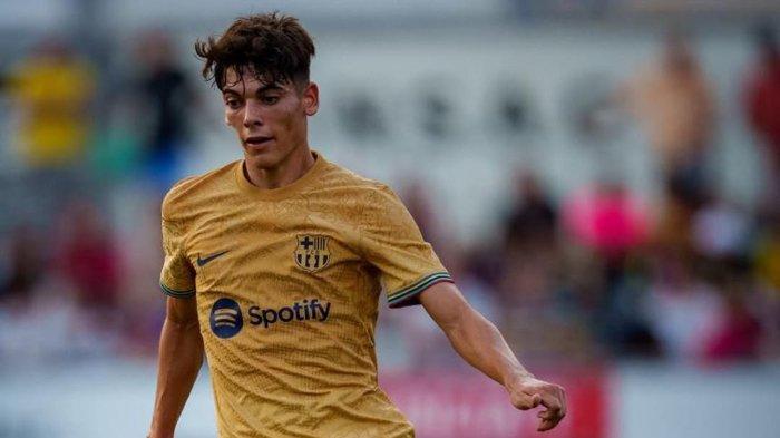 Alex Valle saat membela Barcelona