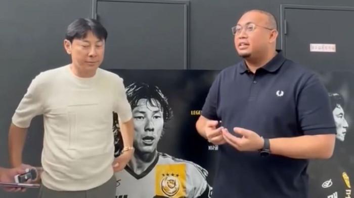 Andre Rosiade an mantan pelatih timnas Indonesia, Shin Tae Yong