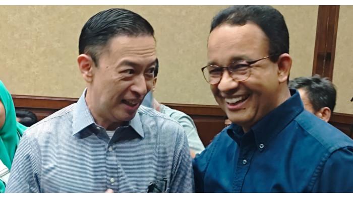 SIDANG TOM LEMBONG - Anies Baswedan dan Tom Lembong di PN Tipikor Jakarta beberapa waktu lalu. Keduanya tampak asik saling berbincang.