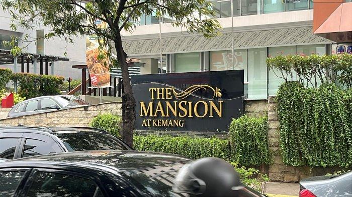 SUAP VONIS LEPAS - Penampakan Apartemen The Mansion at Kemang, Jakarta Selatan, Selasa (15/4/2025). Salah satu unit apartemen tersebut menjadi tempat tinggal sekaligus tempat hakim Djuyamto dijemput paksa dan digeledah tim Kejaksaan Agung terkait kasus suap pemberian vonis lepas dalam perkara korupsi ekspor crude palm oil (CPO) atau minyak goreng.