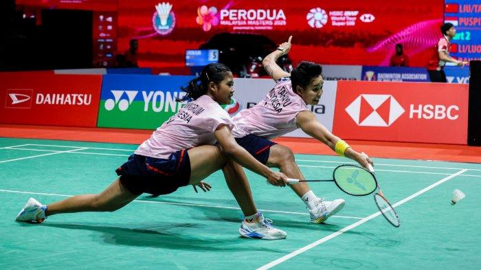 APRIYANI/FEBI - Ganda putri Indonesia, Apriyani Rahayu/Febi Setianingrum babak 32 besar Malaysia Masters 2025 melawan Li Yi Jing/Luo Xu Min (China) di Axiata Arena, pada 20 Mei 2025. (Foto: BWF)