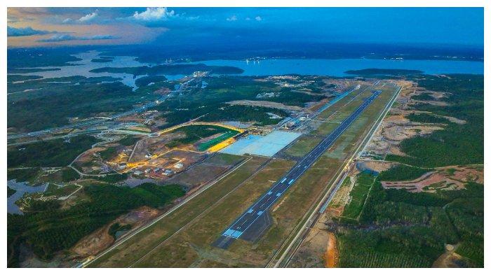 BANDARA DI IKN - Proses pembangunan Bandara VVIP IKN di Kecamatan Penajam, Kabupaten Penajam Paser Utara, Kalimantan Timur.