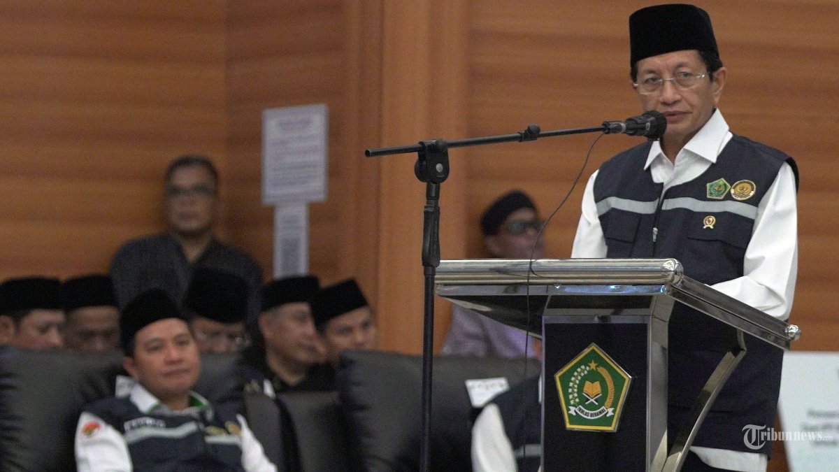 BANTUAN KURSI RODA - Menteri Agama RI Nasaruddin Umar memberikan kata sambutan dihadapan para jemaah haji Indonesia di Gedung Serbaguna 1 Asrama Pondok Gede Jakarta Timur, Kamis (1/5/2025). PT Bank Syariah Indonesia Tbk (BSI) fasilitasi kursi roda untuk calon jemaah haji lanjut usia (lansia) selama periode ibadah haji 1446 Hijriah. Hal ini dilakukan sebagai bentuk komitmen perusahaan untuk turut memberikan layanan prima kepada jemaah haji Indonesia. bet365足球投注news/Jeprima