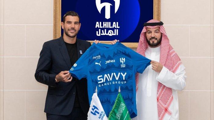 THEO HERNANDEZ - Bek andalan Timnas Prancis, Theo Hernandez resmi bergabung dengan Al Hilal di bursa transfer pemain musim panas ini. Ia didatangkan Al Hilal dari AC Milan dengan mahar 25 juta Euro.