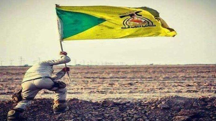 BRIGADE HIZBULLAH IRAK - Bendera Kata'ib Hezbollah atau Kataib Hizbullah yang diambil dari situs kataibhezbollah.me pada 16 Juni 2025. Kelompok bersenjata Irak mengancam akan serang pangkalan AS jika Washington membantu Israel dalam perang melawan Iran.
